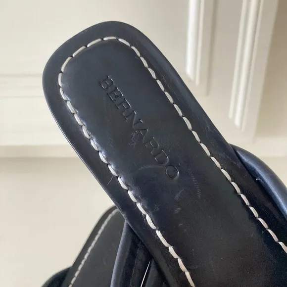 NWT Bernardo Anthropologie Miami Demi Black Leather Thong Sandals Sz 8.5