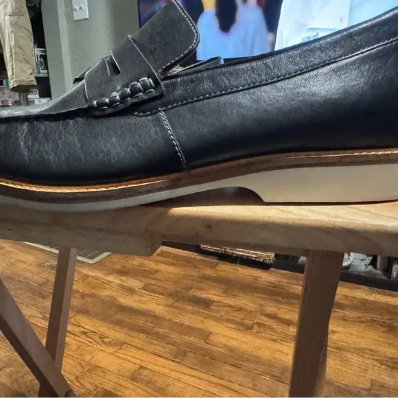 NWT Clark’s Black Leather Loafers