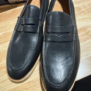 NWT Clark’s Black Leather Loafers