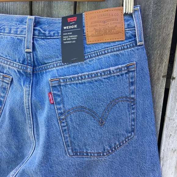 NWT Levi’s Wedgie Icon Fit Jean Athens Legion Blue 28