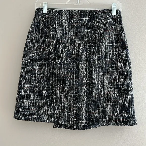 NWT Loft Button Accent Tweed wrap Skirt size 0Black, White, Cranberry and Blue
