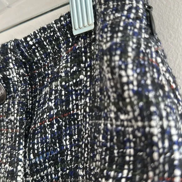 NWT Loft Button Accent Tweed wrap Skirt size 0Black, White, Cranberry and Blue