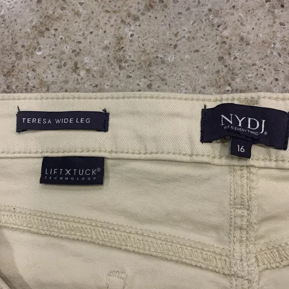 NWT NYDJ Theresa Wide Leg Teresa Wide Leg Jeans in White Creek Size 16