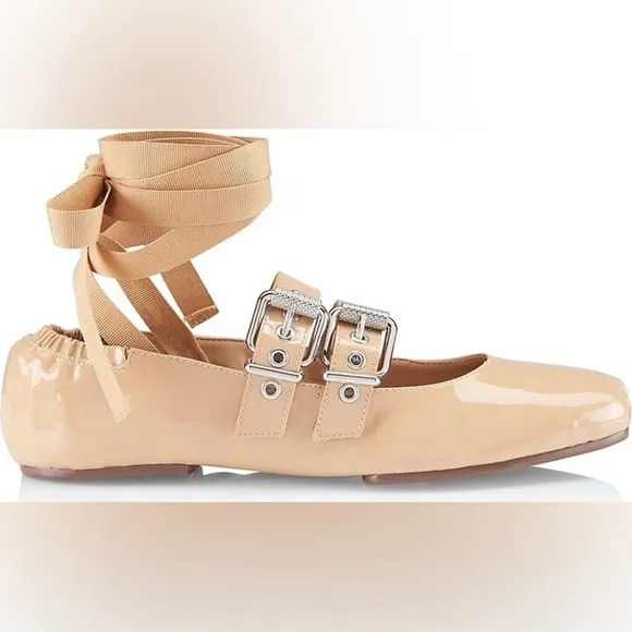 NWT Raika Patent Leather Lace-Up Flats