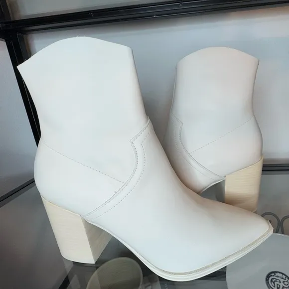 NWT Steve Madden Womens Cate Booties Ankle Boots Bone Leather Size 9.5