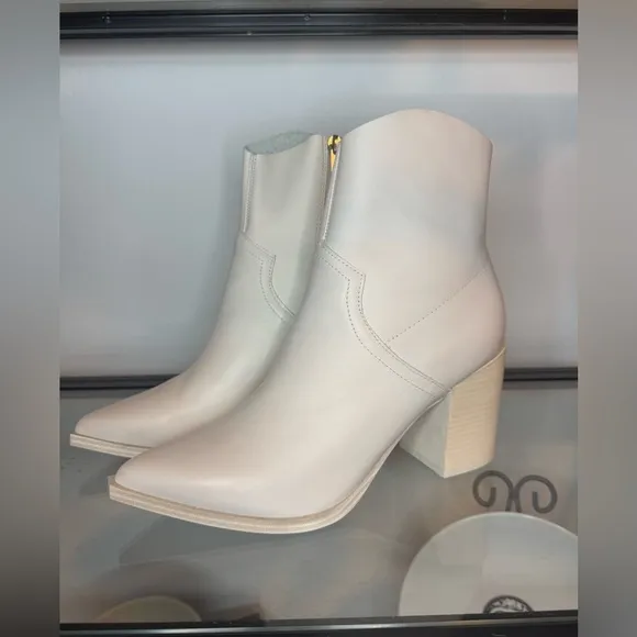 NWT Steve Madden Womens Cate Booties Ankle Boots Bone Leather Size 9.5