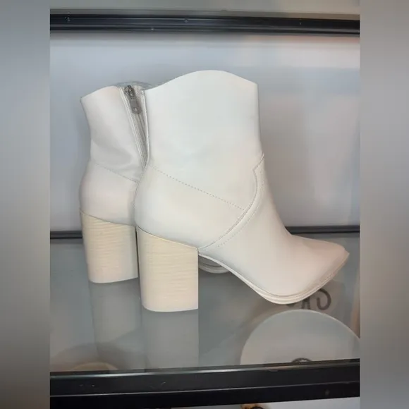 NWT Steve Madden Womens Cate Booties Ankle Boots Bone Leather Size 9.5