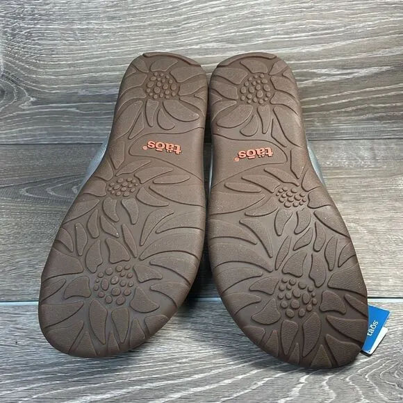 NWT Taos Gift 2 Women’s Sz 8 Metallic Silver Leather Thong Flip Flop Sandals