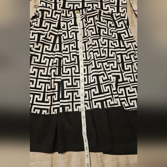 NWT Tiana B. Black and White Geometric Dress Sz 10