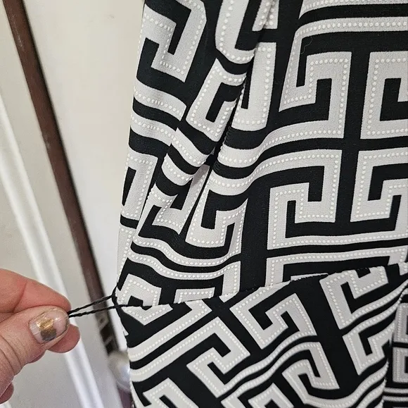 NWT Tiana B. Black and White Geometric Dress Sz 10