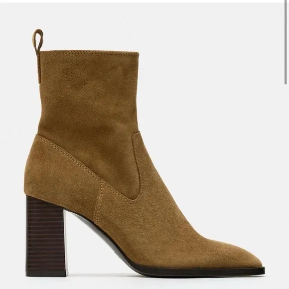 NWT Zara Suede Leather Stacked Heel Ankle Boots in Tan - 8