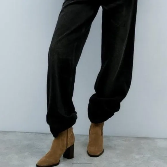 NWT Zara Suede Leather Stacked Heel Ankle Boots in Tan - 8