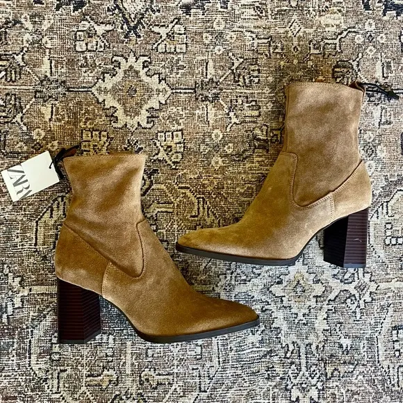 NWT Zara Suede Leather Stacked Heel Ankle Boots in Tan - 8