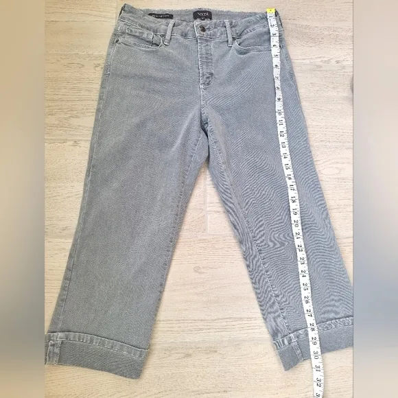 NYDJ women's light gray Marilyn straight crop jeans  - size 8