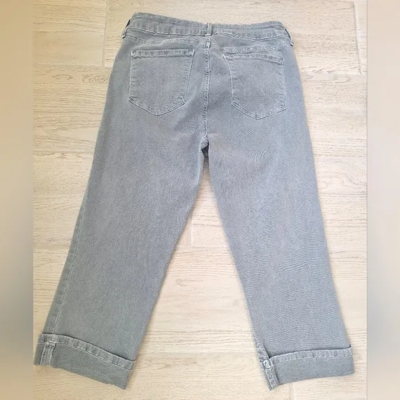 NYDJ women's light gray Marilyn straight crop jeans  - size 8