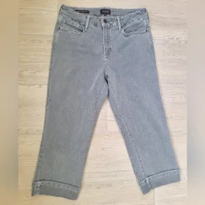 NYDJ women's light gray Marilyn straight crop jeans  - size 8
