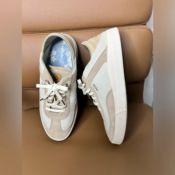Olukai Classic Court Sneakers Sz 9