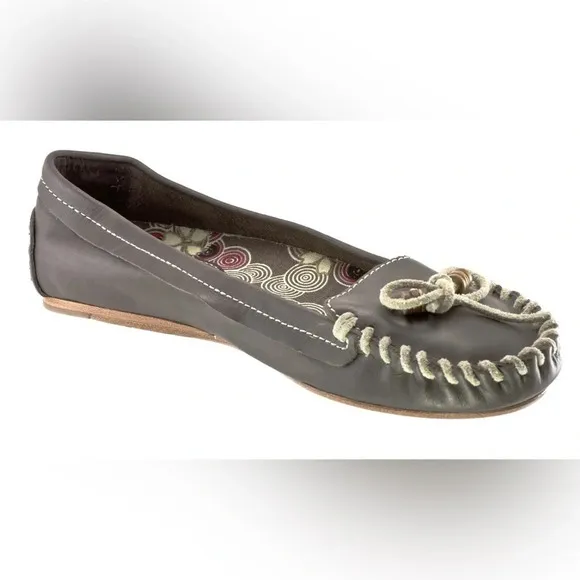 OluKai Mele Moc Women’s 7.5 Chocolate Brown Leather Slip On Moccasin