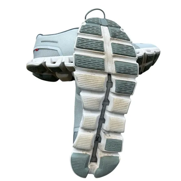 On Cloud 5 Surf &amp; Cobble Color-way Size 8 Sneakers Comfort Running Walking.
