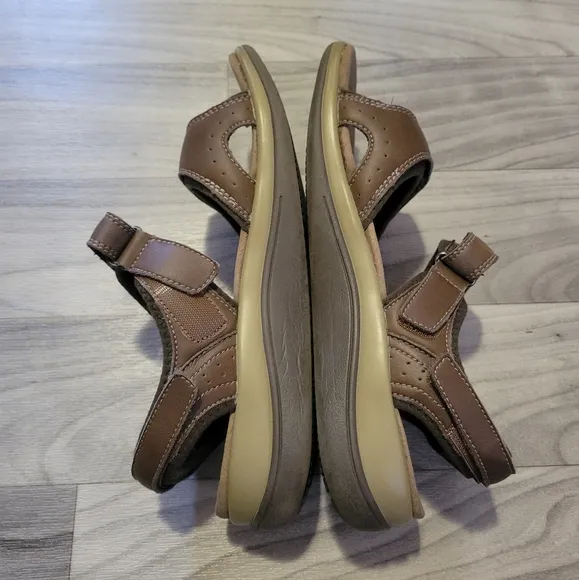 Ortho Feet Wide Comfort Velcro Sandals