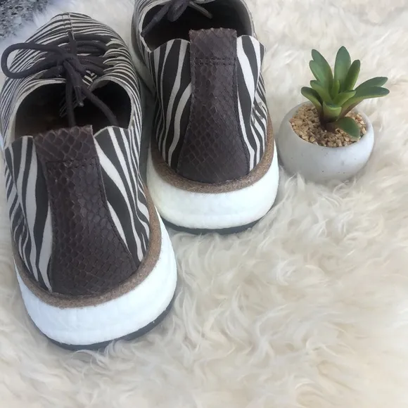 OTBT Alstead Zebra Print CUSHY Lite Travel Leather Sneakers BrownTan 9.5M NWOB