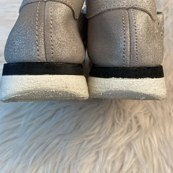 OTBT Metallic Silver Sneakers, Size 7.5M
