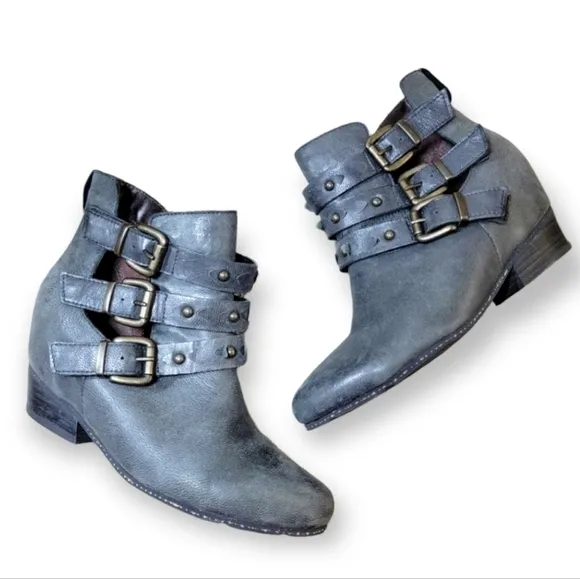 OTBT Valley View Gray leather booties hidden wedge open triple straps Size 7