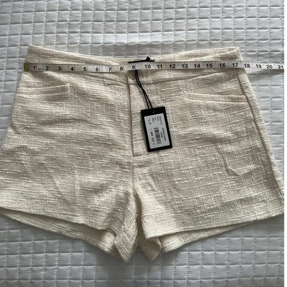 PAIGE Patrizia Textured High Rise Shorts in Cream Size 10