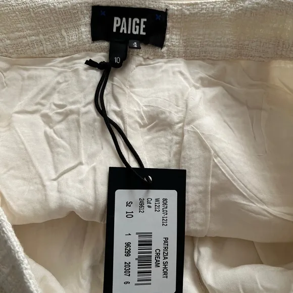 PAIGE Patrizia Textured High Rise Shorts in Cream Size 10