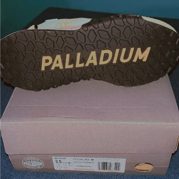 Palladium Kids' Cream and Orange Sneakers