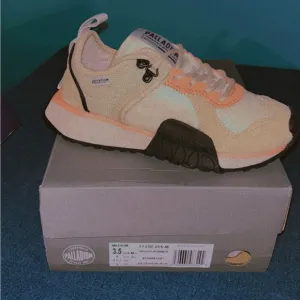 Palladium Kids' Cream and Orange Sneakers