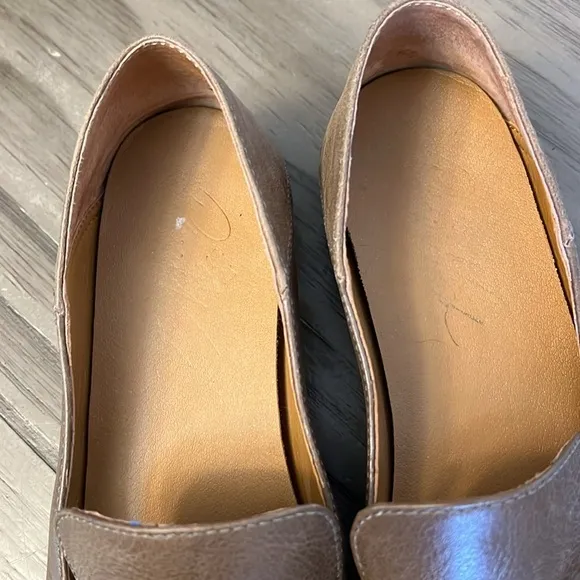 PATRICIA NASH FIA TAUPE LEATHER HORSE BIT LOAFERS 6