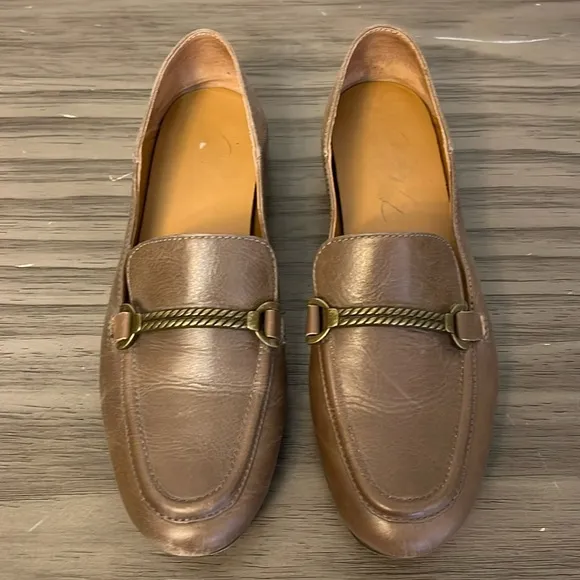 PATRICIA NASH FIA TAUPE LEATHER HORSE BIT LOAFERS 6