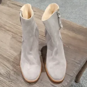 Paul Green Gray Genuine Suede/Leather Stacked Heel Ankle Boots Size 6 NWT