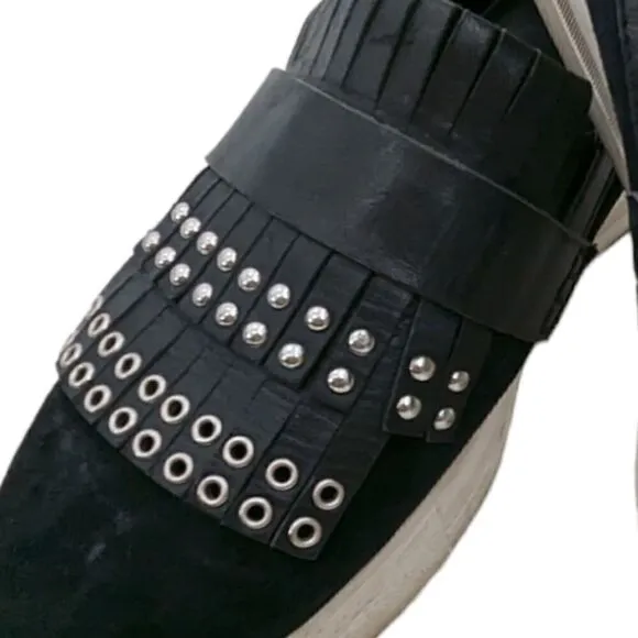 Pedder Red studded fringe platform slip-on loafers with rubber sole size 6.5