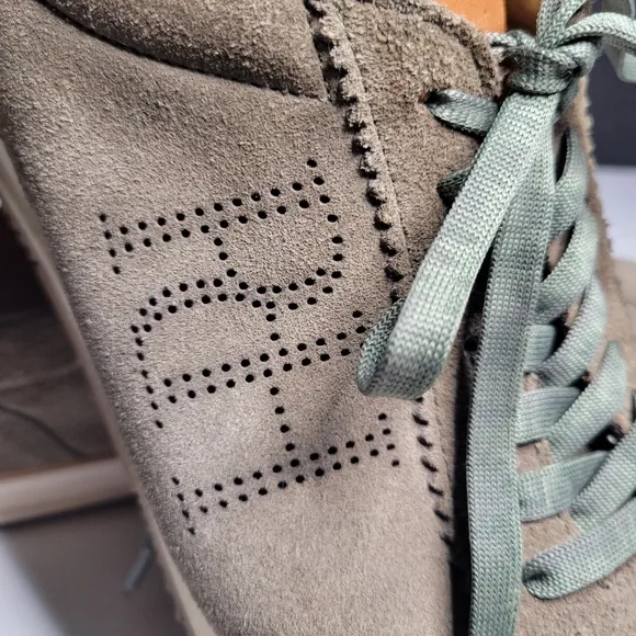 Pedro del Hierro Mens 10 Sage Green Icon Suede Sneakers Leather Gorpcore