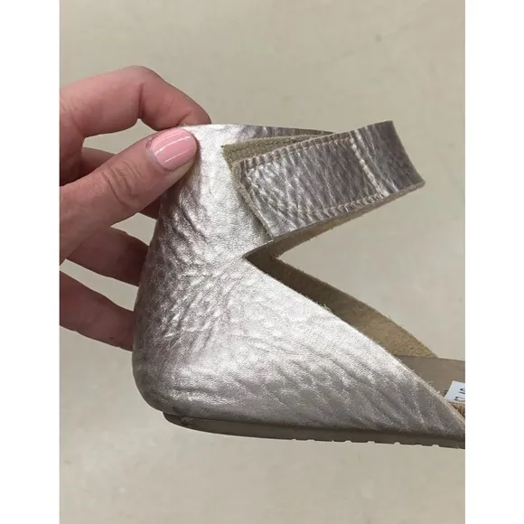 Pedro Garcia Joline Pebble Quarterback Sandals in Sirocco Rose Gold Metallic