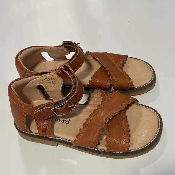 Petit Nord Little Girl’s Scalloped Leather Sandals Cognac Size EU 26