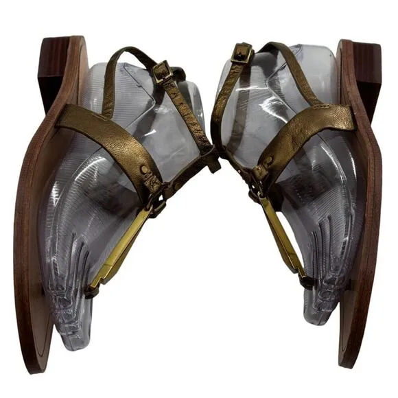 Pour La Victoire Gold Acadia Leather Stacked Heel Sandals