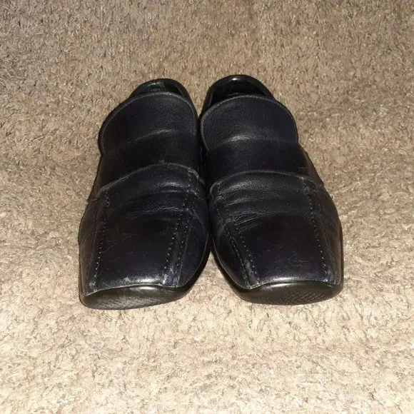 PRADA-Italy-Black Leather-Vibram Sole-Red Tab Loafers-Vintage-Sz 9-Excellent