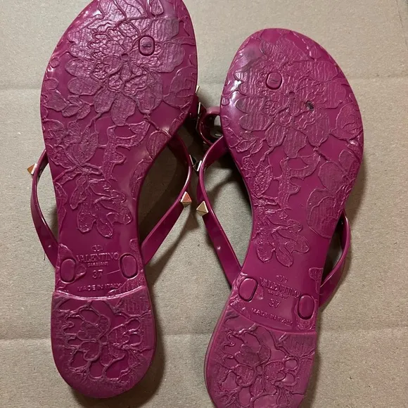 Pre-Loved Valentino Garavani Rockstud Bow Jelly Thong Sandals Pink 37 No Box!