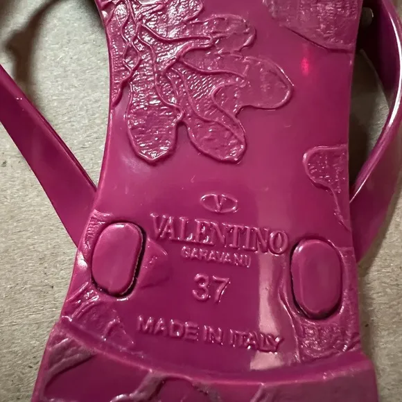 Pre-Loved Valentino Garavani Rockstud Bow Jelly Thong Sandals Pink 37 No Box!