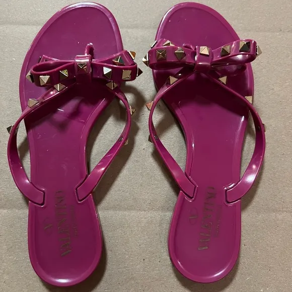 Pre-Loved Valentino Garavani Rockstud Bow Jelly Thong Sandals Pink 37 No Box!