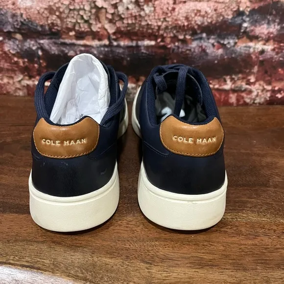 Preowned, COLE HAAN Men's Navy and Tan Sneakers great condition