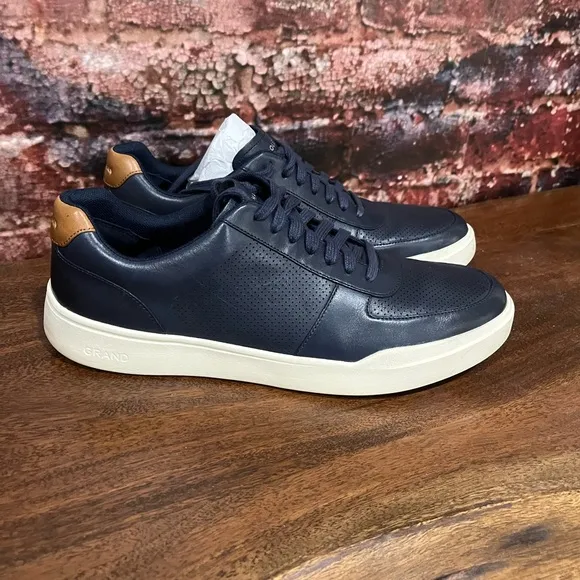 Preowned, COLE HAAN Men's Navy and Tan Sneakers great condition