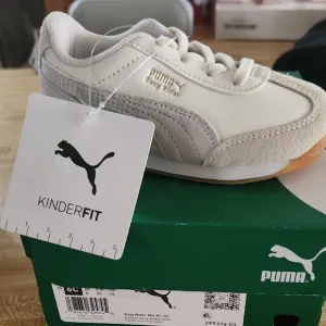 PUMA Kids Easy Rider Sneakers - White and Tan