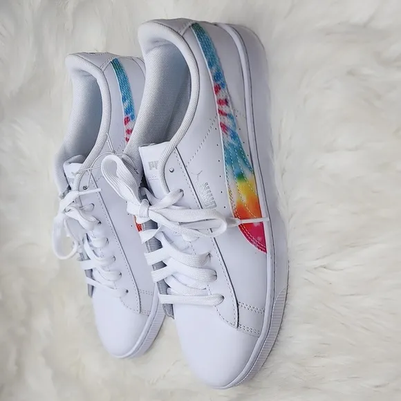 PUMA Vikky v2 Tie Dye Sneakers Women's Sneakers White