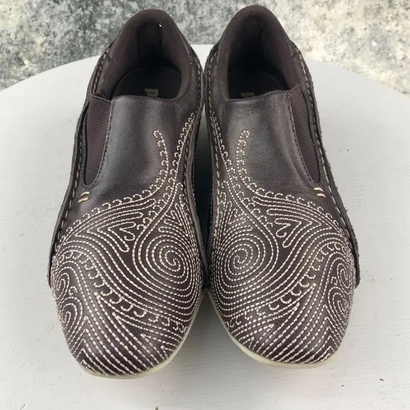 PUMA Women's Size 8 Brown Leather Cream Swirl Stitching Slip On Sneakers Loafers