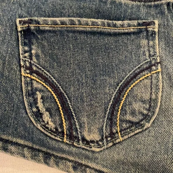 RARE 2000s HOLLISTER LOW RISE SEXY JEAN SHORTS DAISY DUKES⭐️⭐️⭐️⭐️⭐️