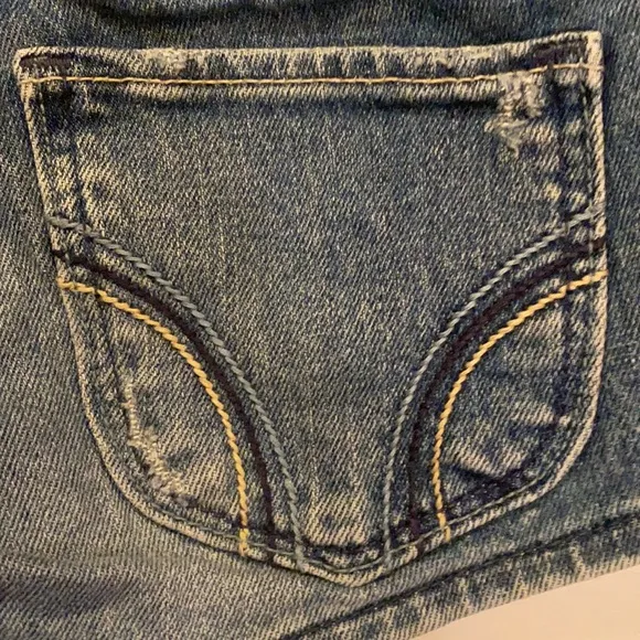 RARE 2000s HOLLISTER LOW RISE SEXY JEAN SHORTS DAISY DUKES⭐️⭐️⭐️⭐️⭐️